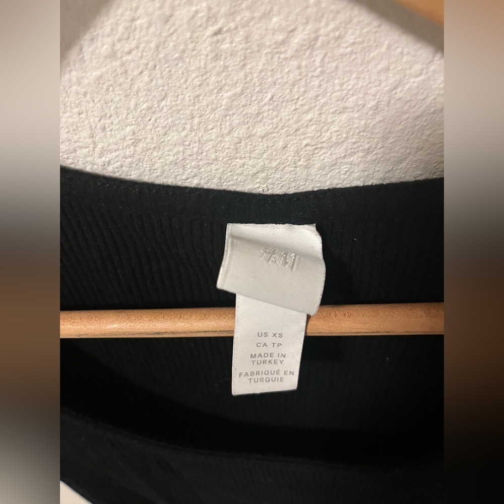 X-small H&M crop top - Picture 2 of 4